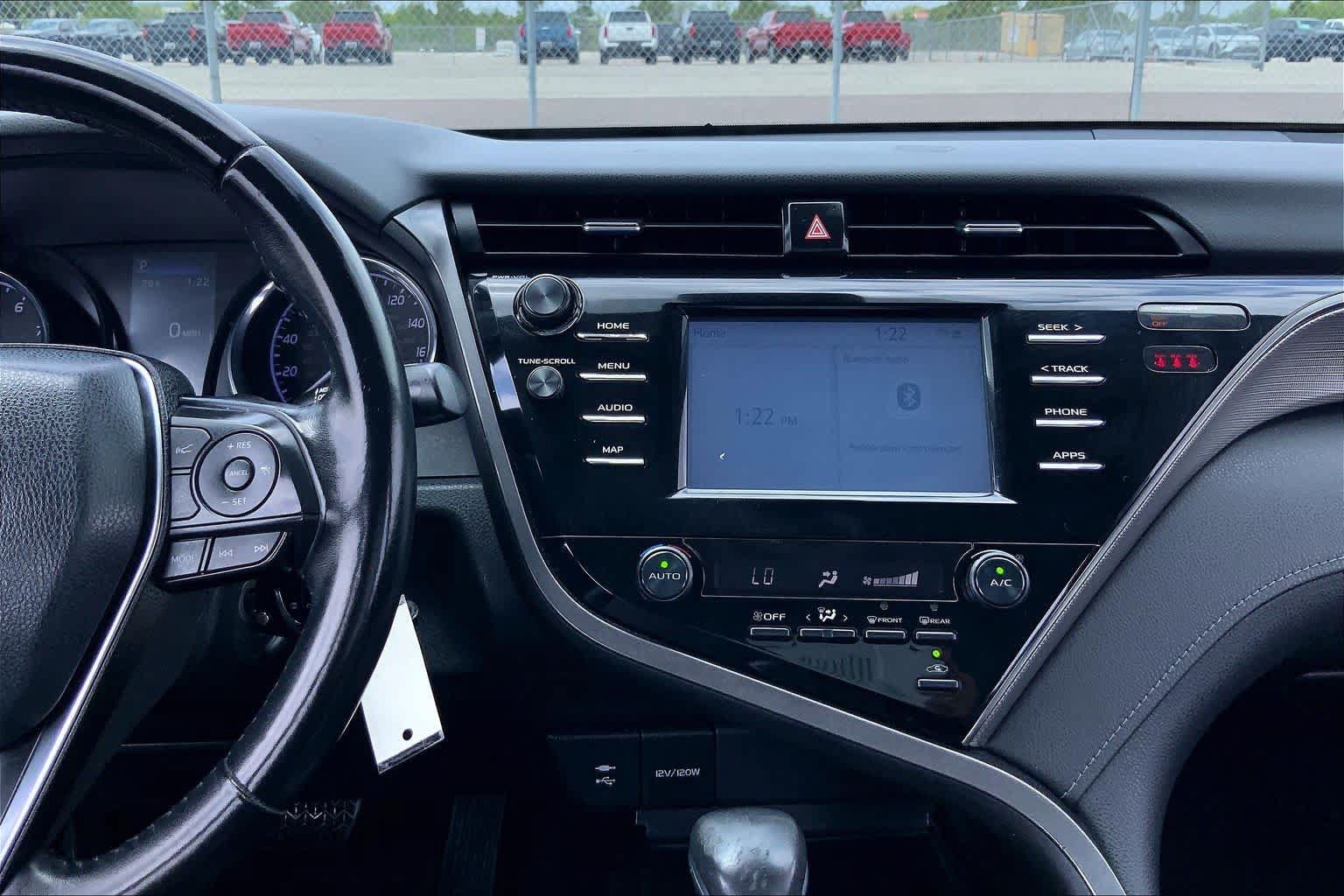 Used 2019 Toyota Camry SE FWD image 7