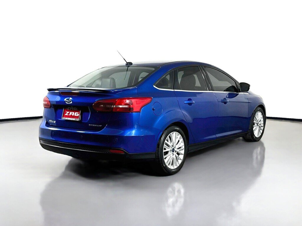 Used 2018 Ford Focus Titanium w/ Titanium Technology Package FWD image 5