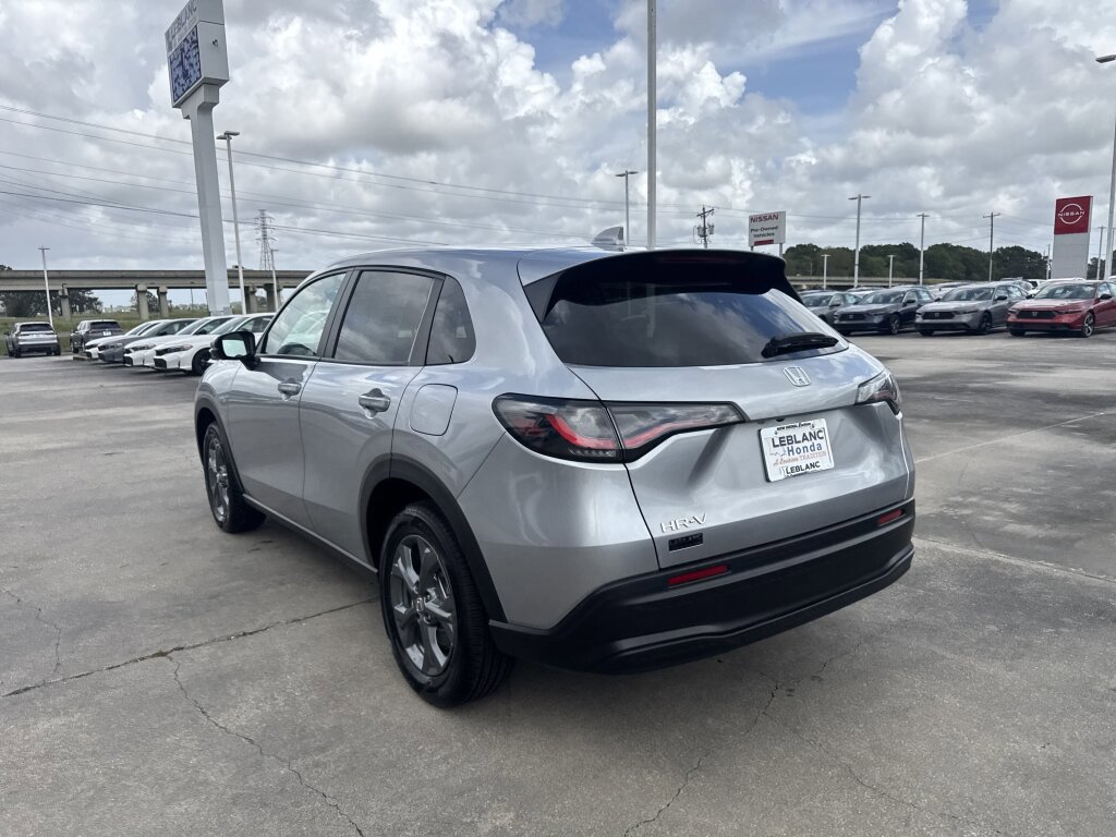 New 2026 Honda HR-V LX image 8
