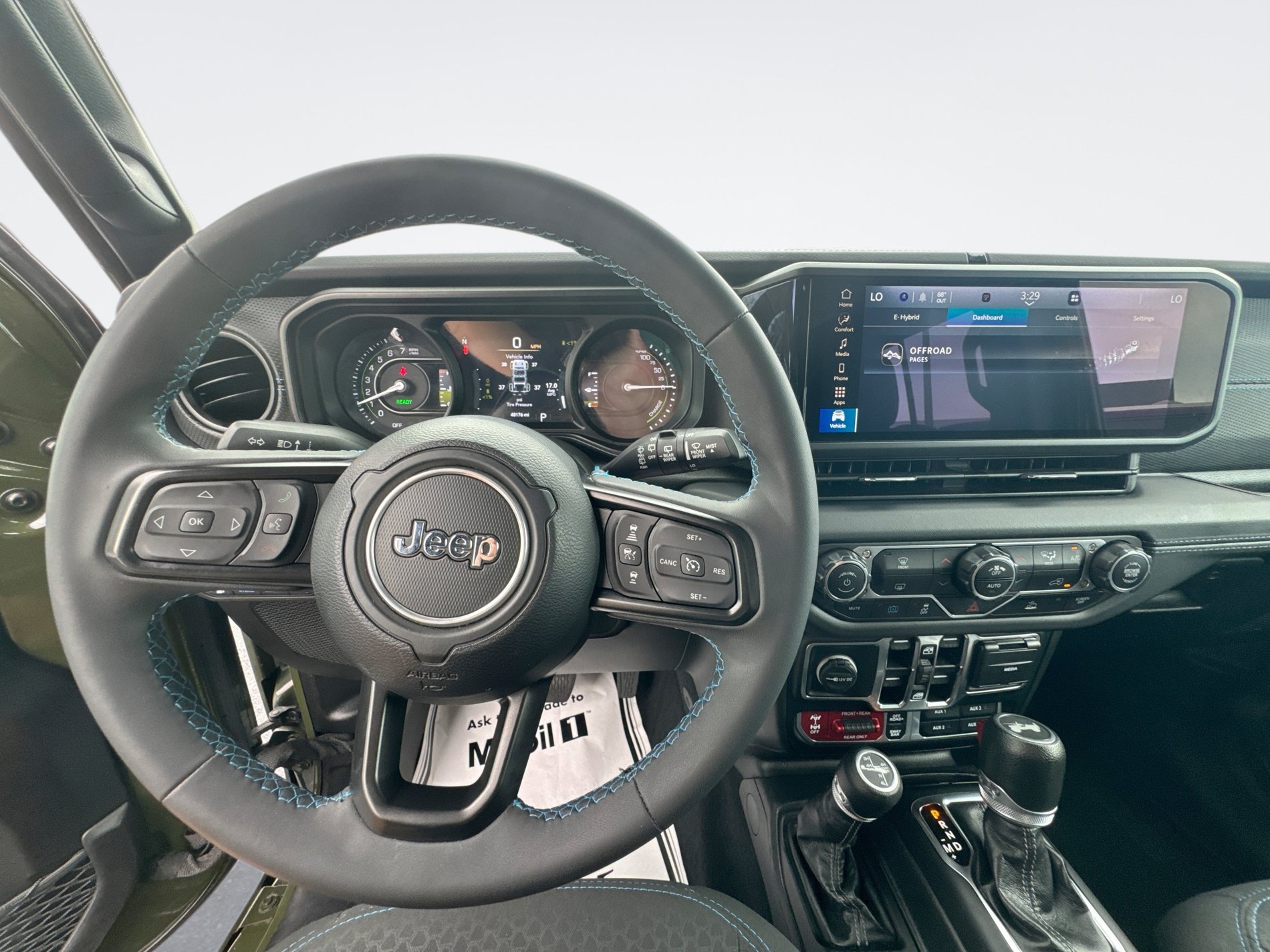 Used 2024 Jeep Wrangler Unlimited Rubicon 4xe AWD/4WD image 16