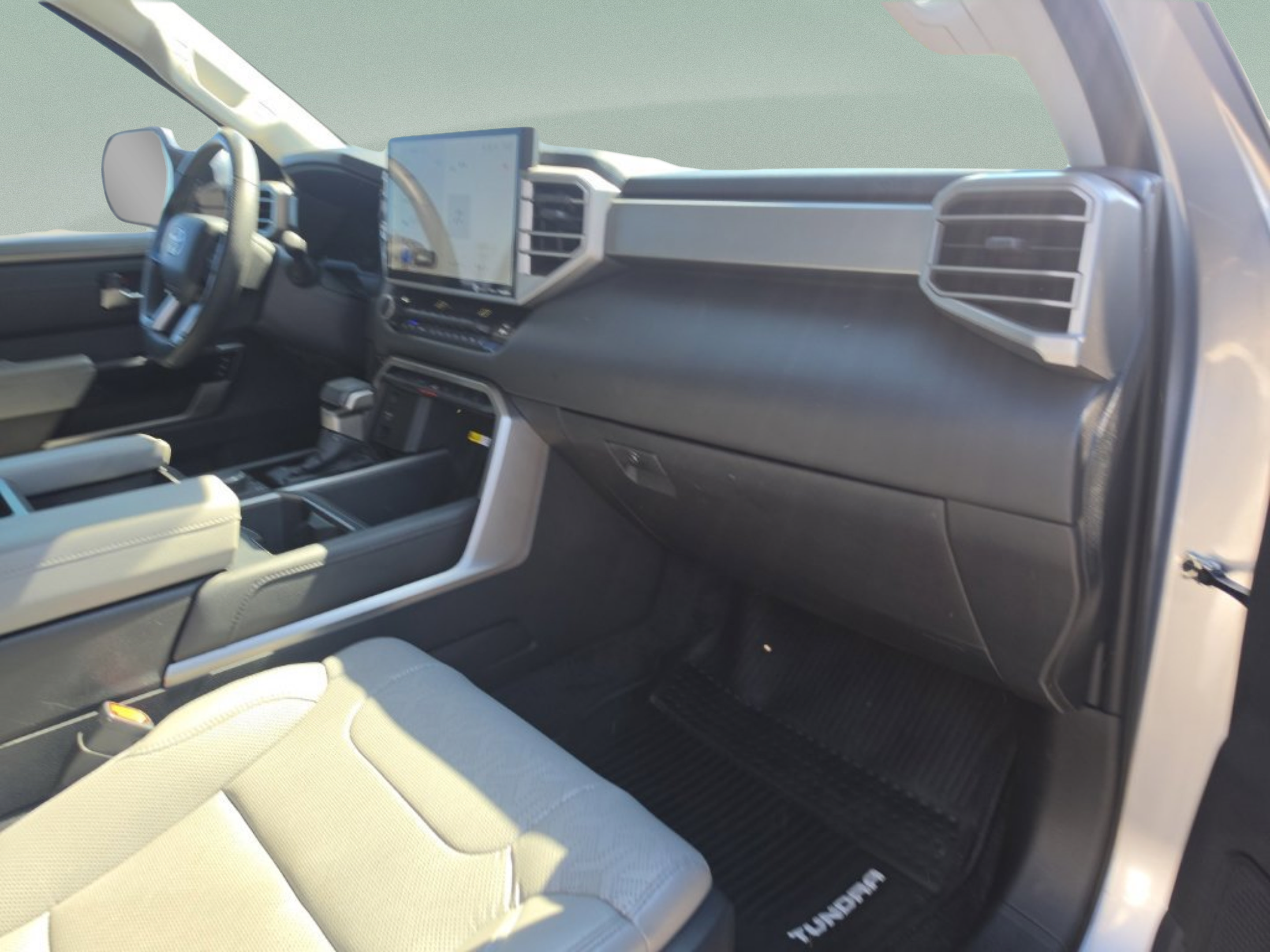 Used 2024 Toyota Tundra Limited w/ Power Package AWD/4WD image 25