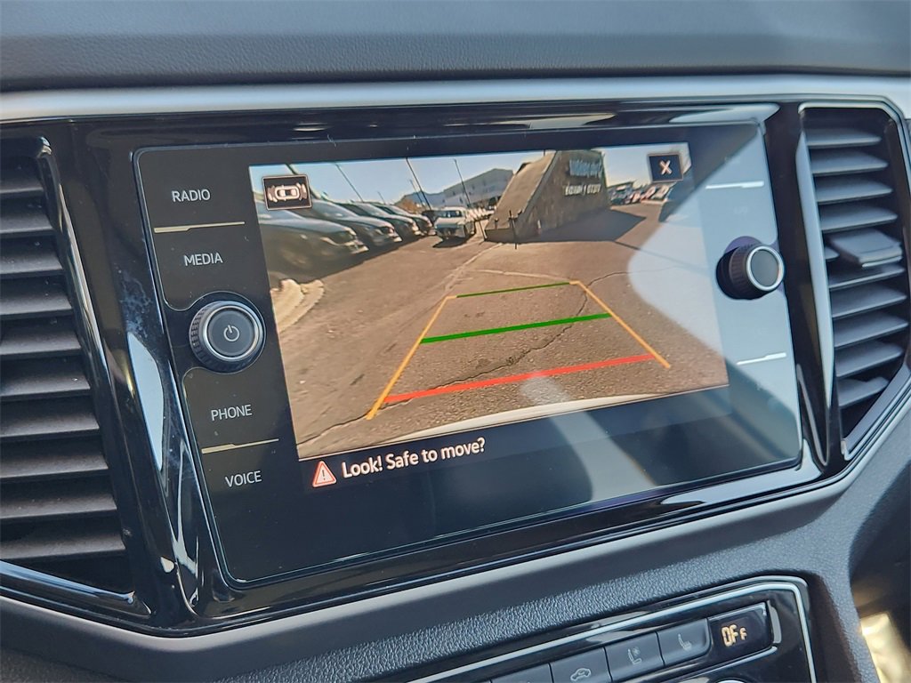 Used 2022 Volkswagen Atlas SEL Premium image 16