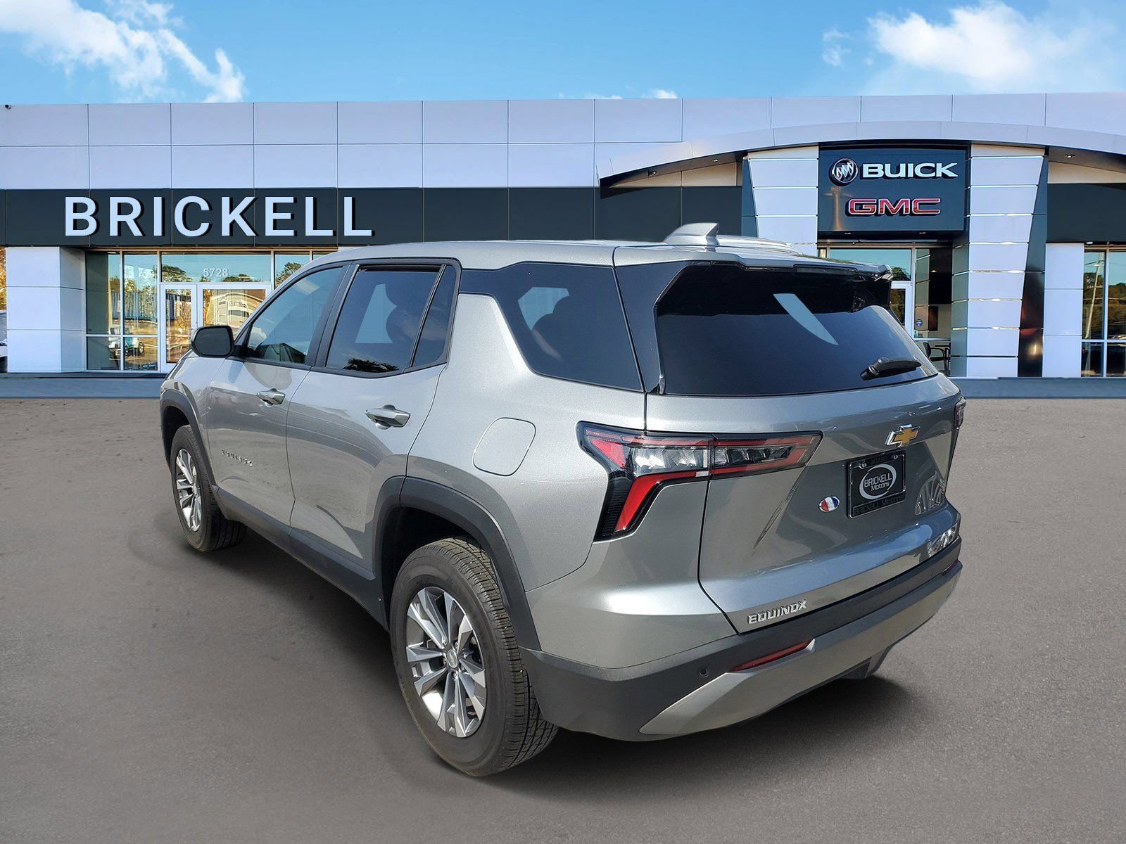 Used 2026 Chevrolet Equinox LT w/ Convenience Package II FWD image 4
