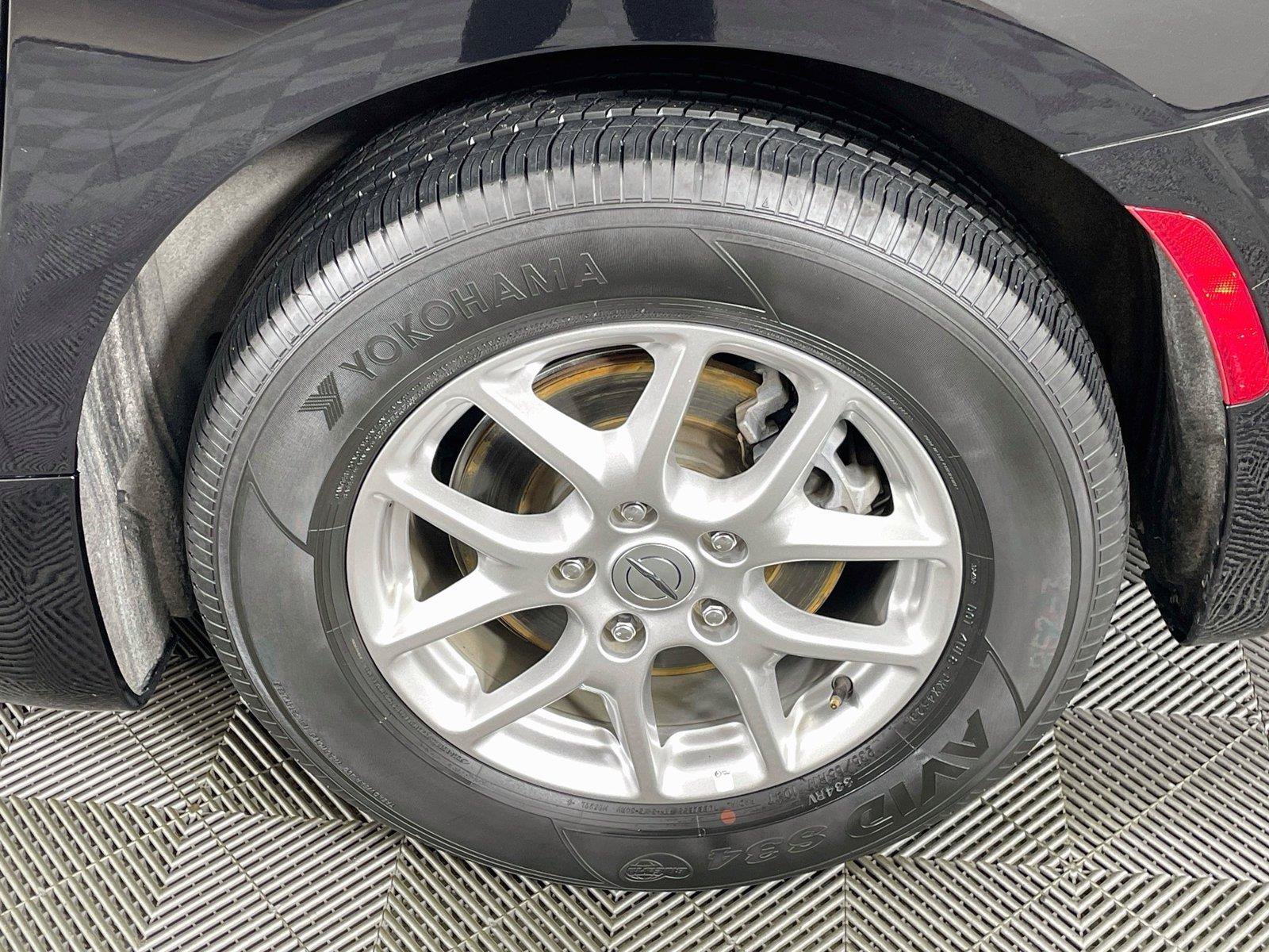 Used 2024 Chrysler Pacifica Touring-L FWD image 28