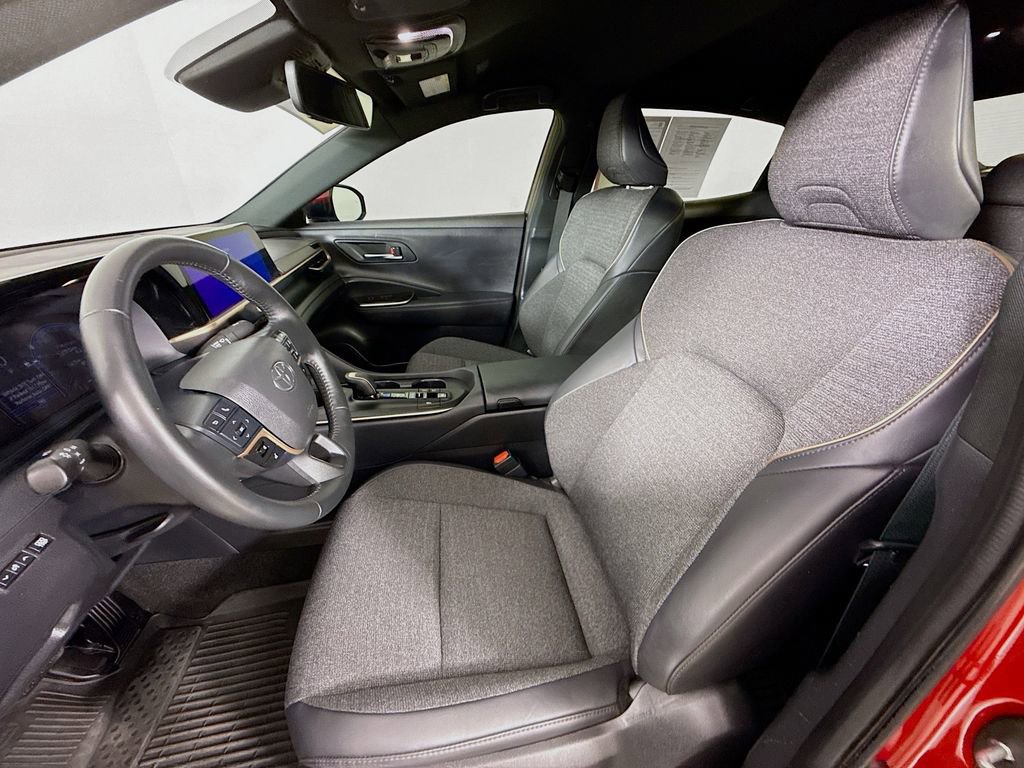 Certified 2023 Toyota Crown XLE image 23