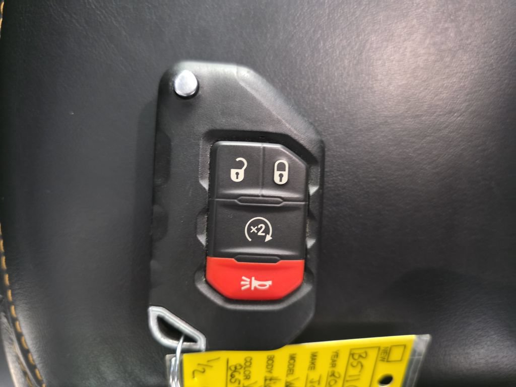 Used 2021 Jeep Wrangler Unlimited Sahara AWD/4WD image 34