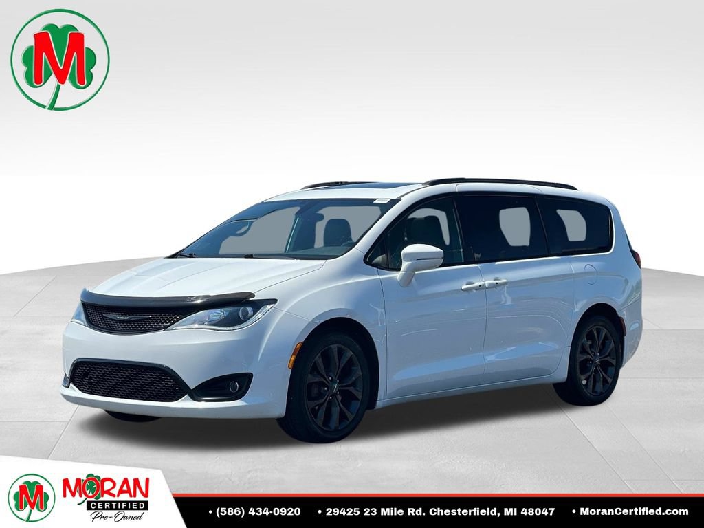 Used 2019 Chrysler Pacifica Limited w/ S Appearance Package FWD image 1