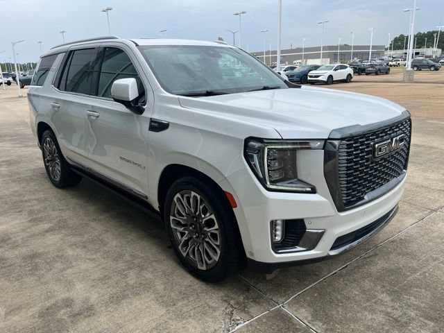 Used 2024 GMC Yukon Denali Ultimate AWD/4WD image 5