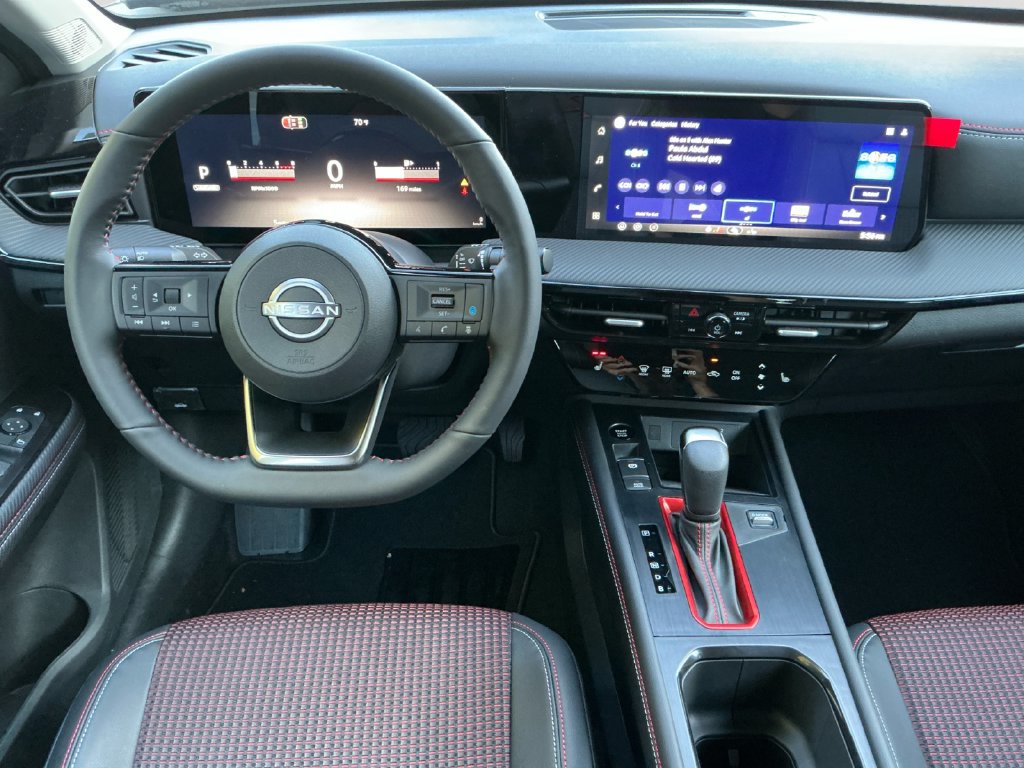 New 2027 Nissan Kicks SR w/ SR Premium Package AWD/4WD image 16