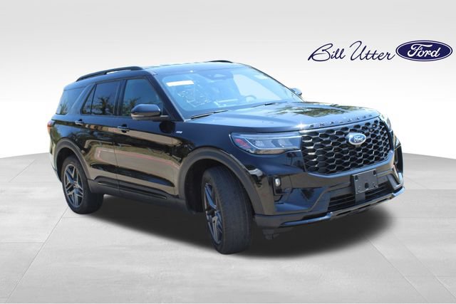 Used 2025 Ford Explorer ST-Line w/ ST-Line Street Pack AWD/4WD image 3