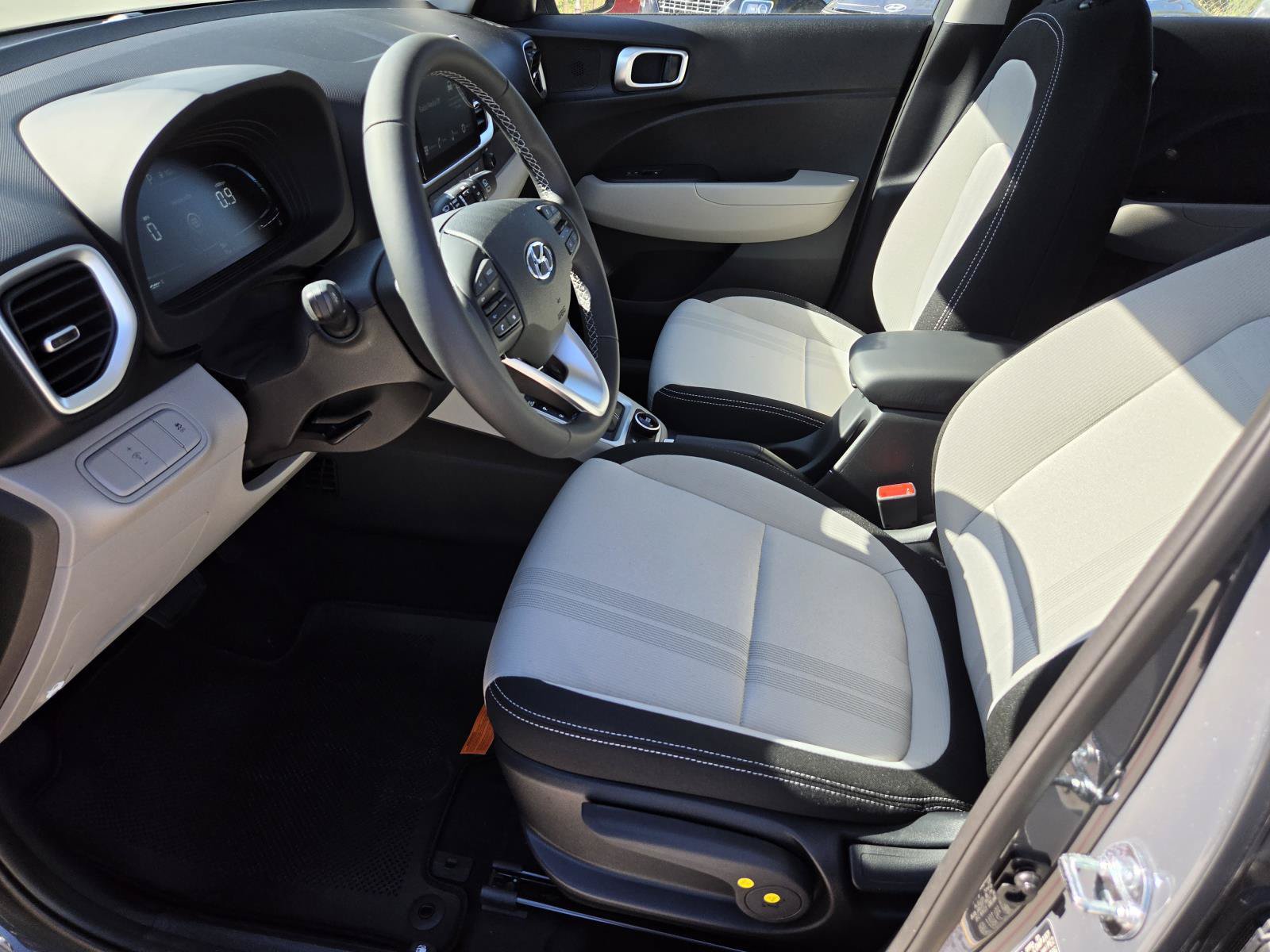 New 2026 Hyundai Venue SEL FWD image 15