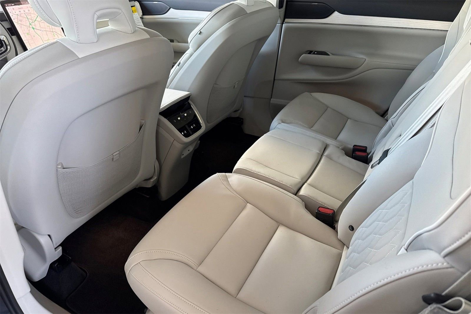 New 2025 Volvo EX90 Plus w/ Protection Package Premier image 4