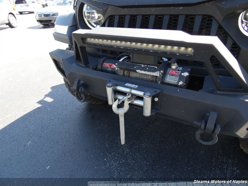 Used 2020 Jeep Wrangler Unlimited Sahara AWD/4WD image 8
