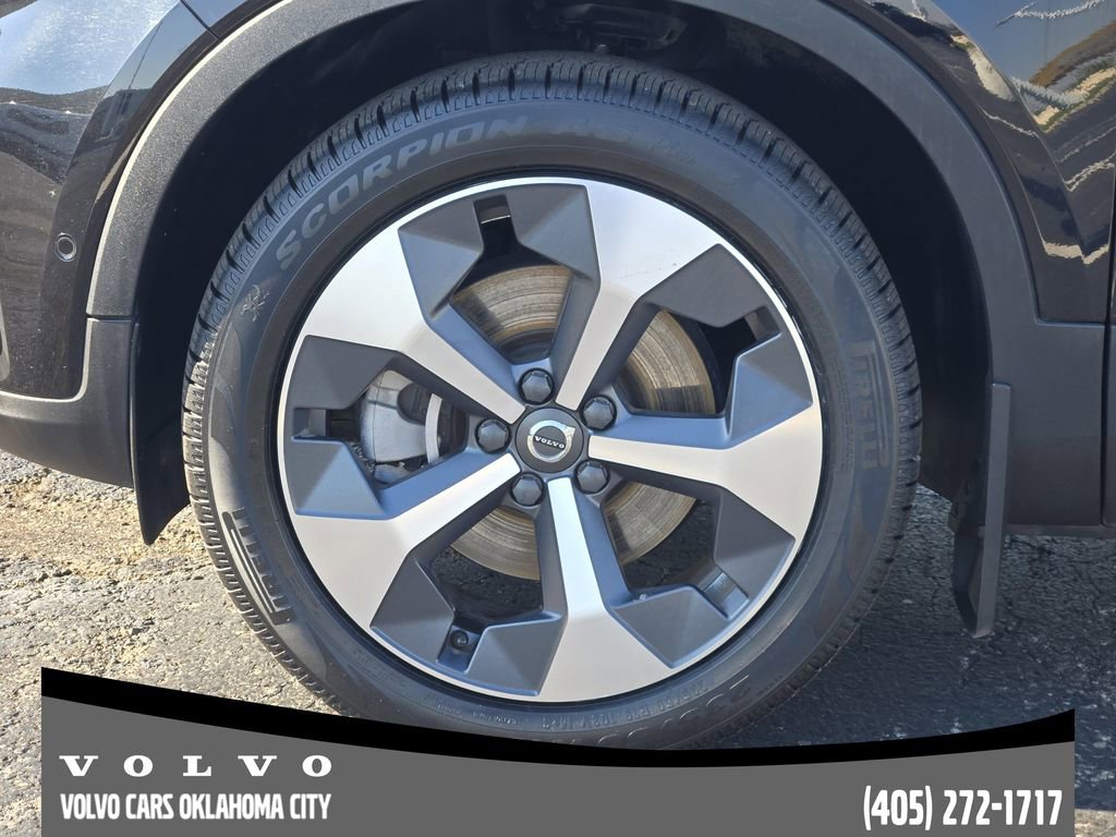 Certified 2023 Volvo XC40 B5 Plus w/ Driver Assist Package AWD/4WD image 11