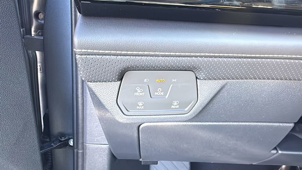 New 2026 Volkswagen Atlas SE FWD image 24