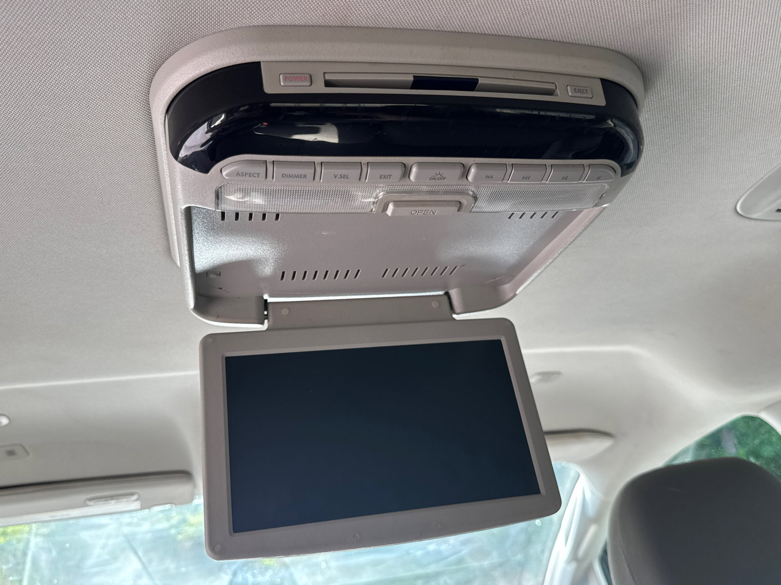 Used 2019 Chrysler Pacifica Touring Plus w/ Tire & Wheel Group FWD image 24