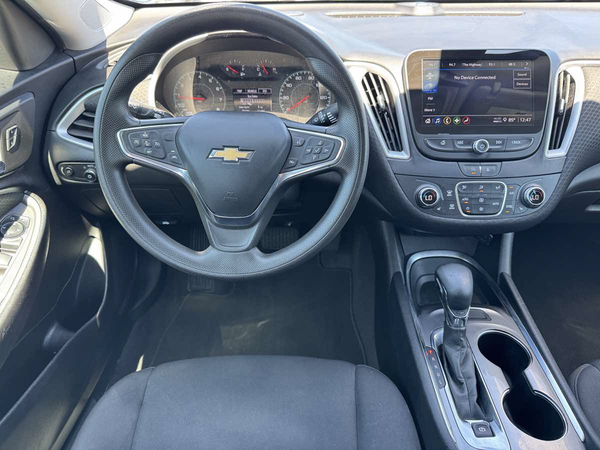 Used 2023 Chevrolet Malibu LT FWD image 23