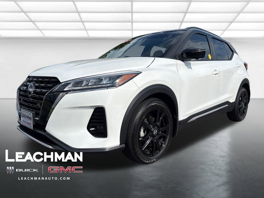 Used 2023 Nissan Kicks SR w/ SR PREMIUM PACKAGE w/ SR Premium Package FWD image 8