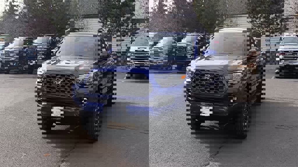 Used 2022 Toyota Tacoma TRD Off-Road image 4