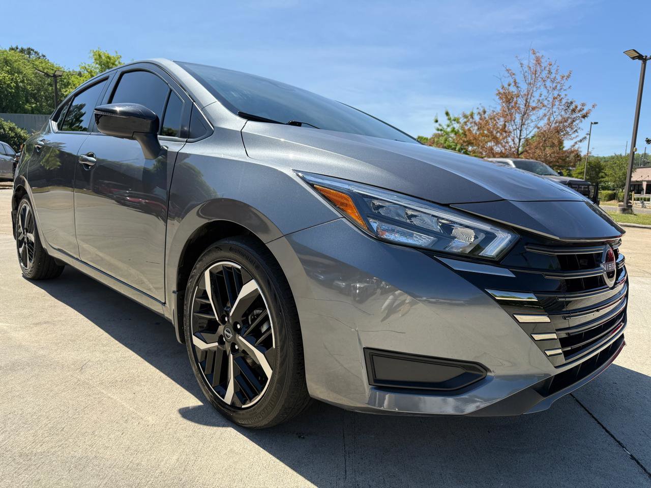 Used 2025 Nissan Versa SR w/ Trunk Package image 4