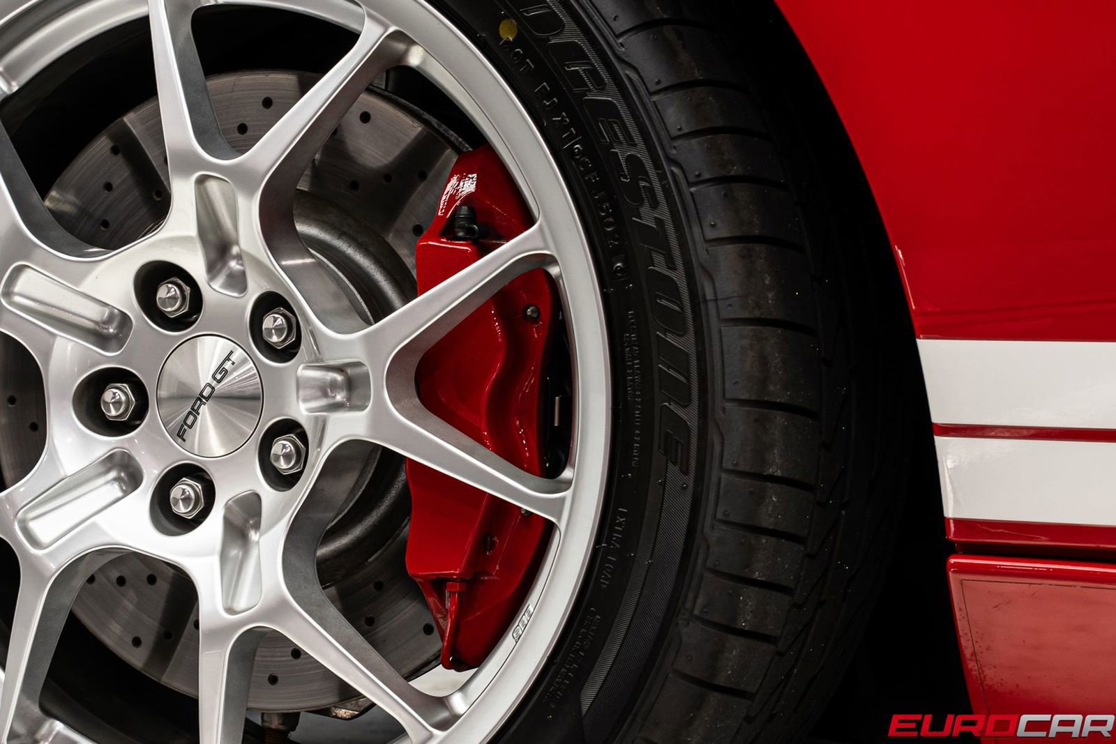 Used 2005 Ford GT RWD image 24