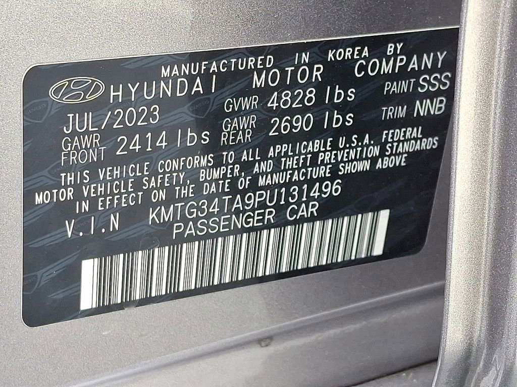 Used 2023 Genesis G70 2.0T image 29