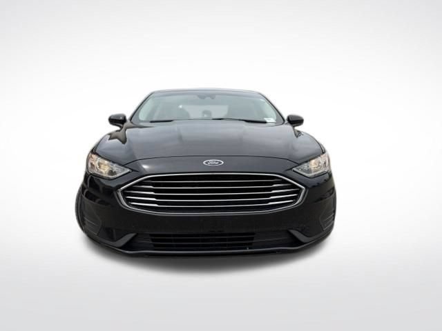 Used 2020 Ford Fusion SE FWD image 2