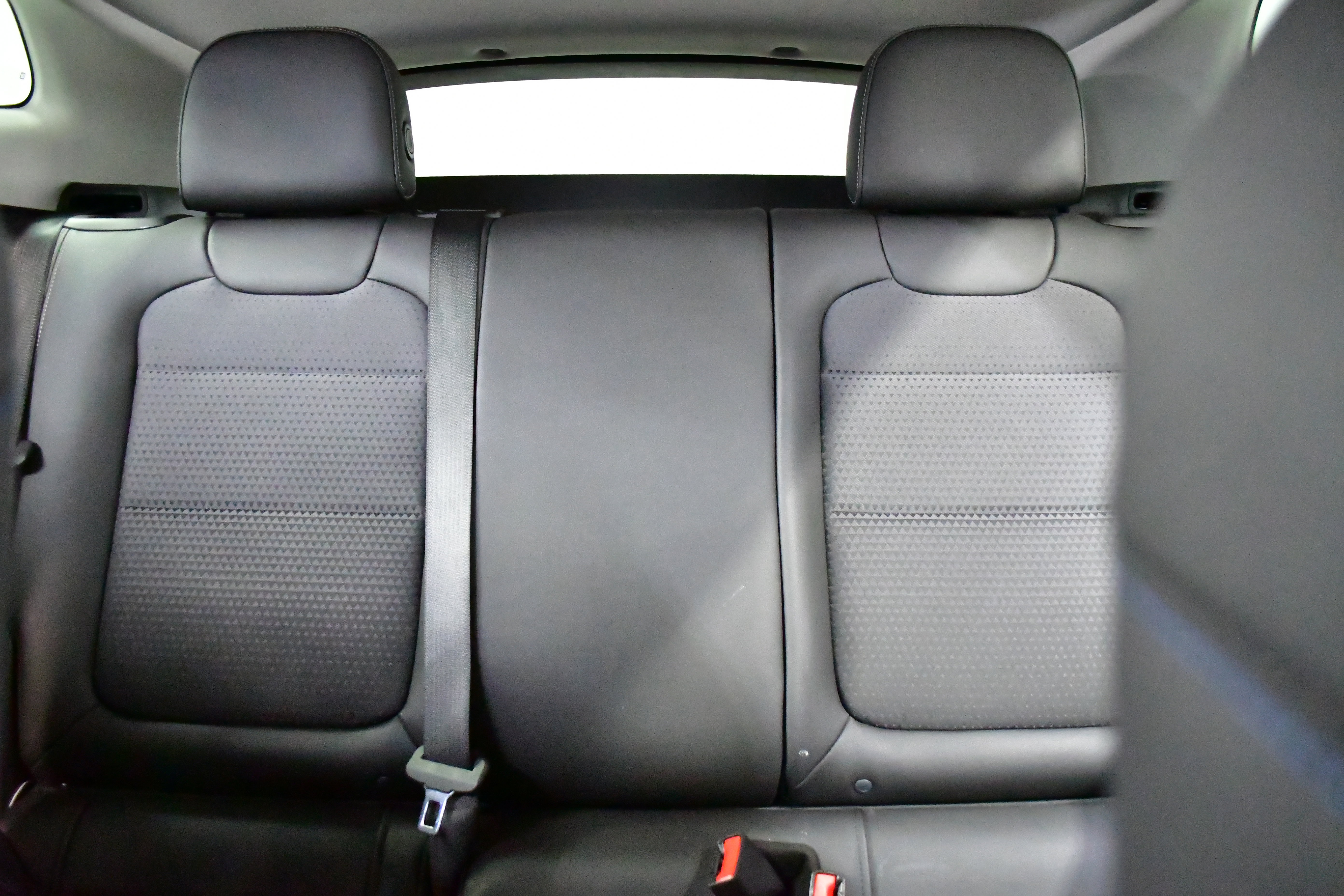 Used 2025 Chevrolet Trax LT w/ LT Convenience Package image 16