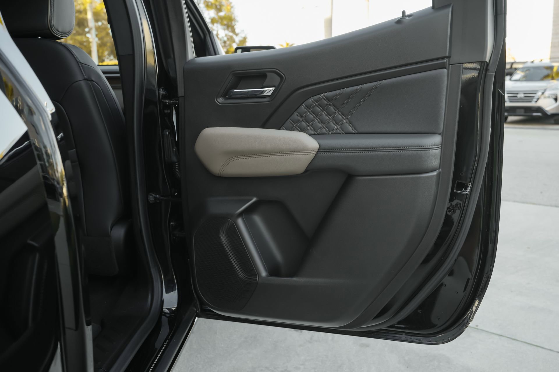 Used 2024 GMC Canyon Denali w/ LPO, Denali Black Edition image 35