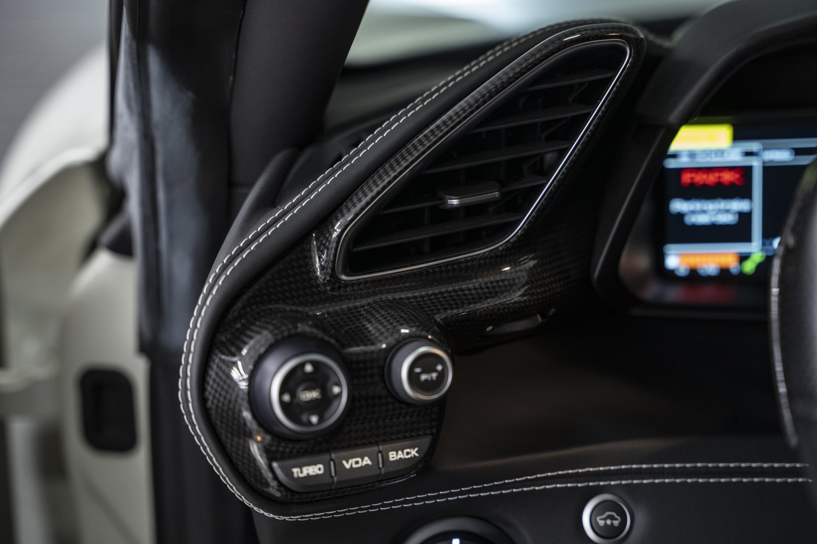 Used 2018 Ferrari 488 GTB RWD image 38