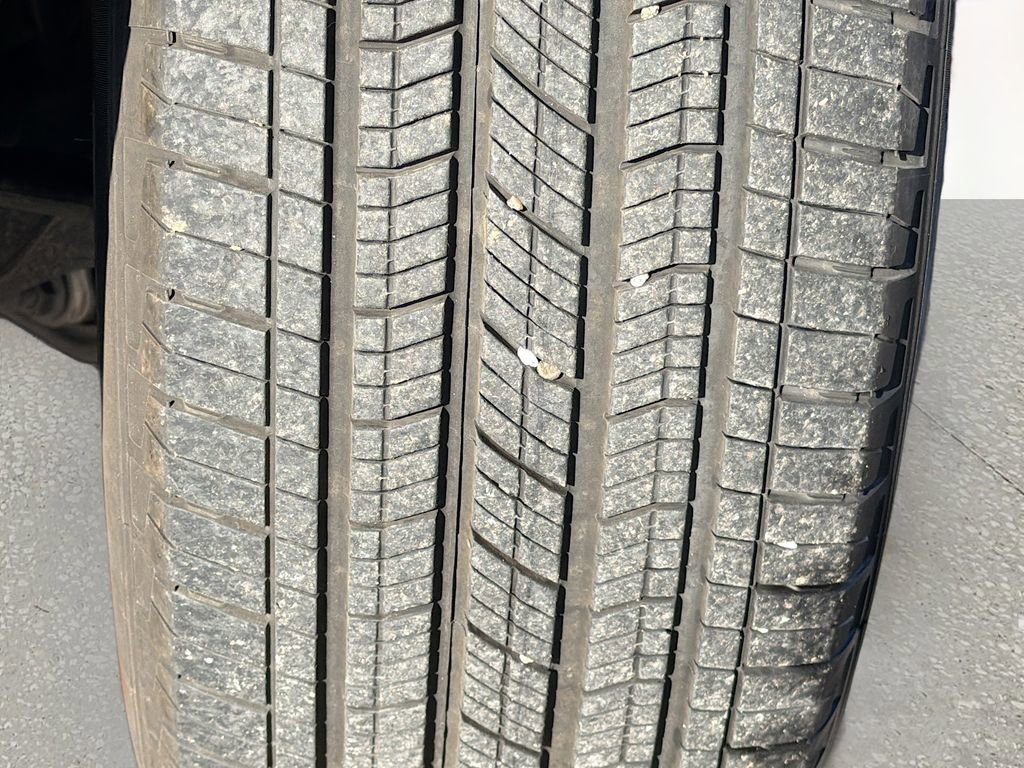 Used 2024 Jeep Grand Cherokee Limited image 45