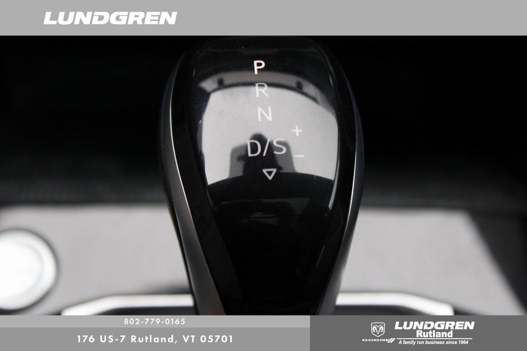 Used 2024 Volkswagen Taos SE w/ Panoramic Sunroof Package image 36