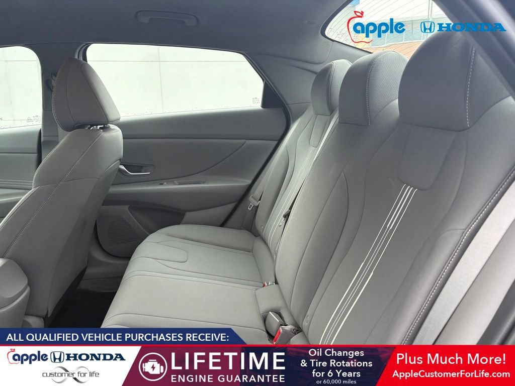 Used 2023 Hyundai Elantra SEL w/ Convenience Package FWD image 5