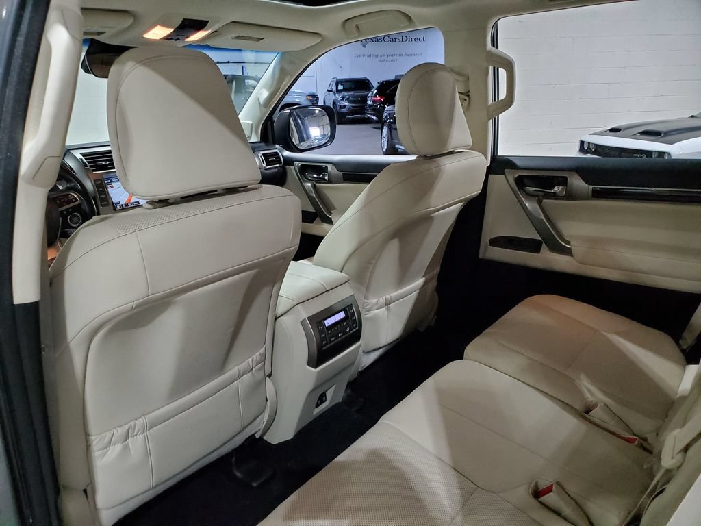 Used 2020 Lexus GX 460 Premium w/ Premium Package AWD/4WD image 28
