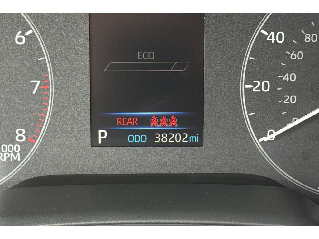 Used 2023 Toyota Corolla Cross LE w/ Moonroof Package AWD/4WD image 28