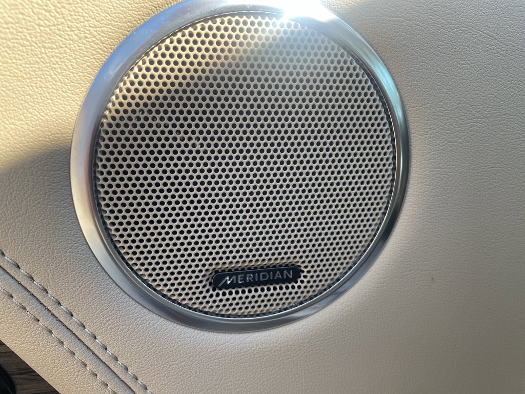 Used 2018 Land Rover Range Rover HSE image 14