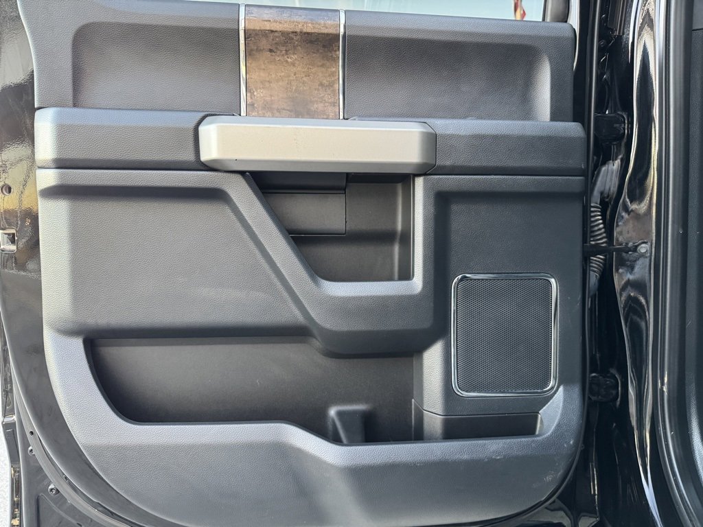 Used 2022 Ford F350 Lariat w/ Black Appearance Package image 16