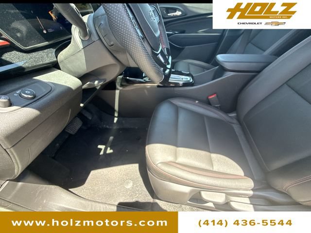 Certified 2024 Chevrolet Trax RS FWD image 33