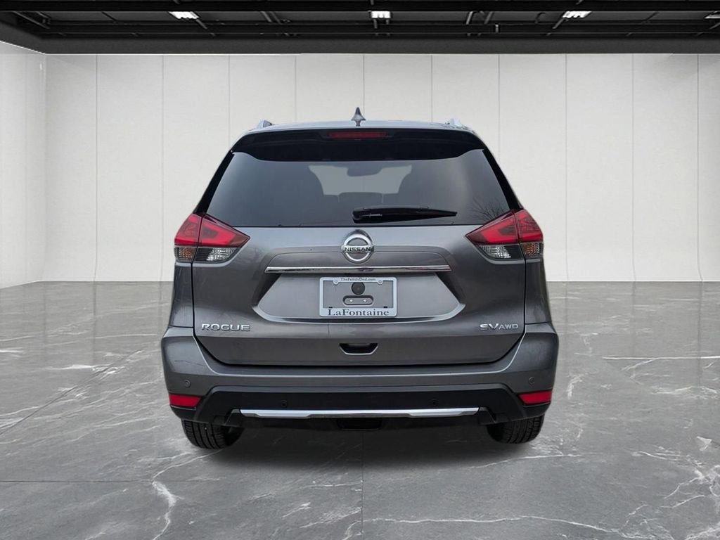 Used 2019 Nissan Rogue SV image 4
