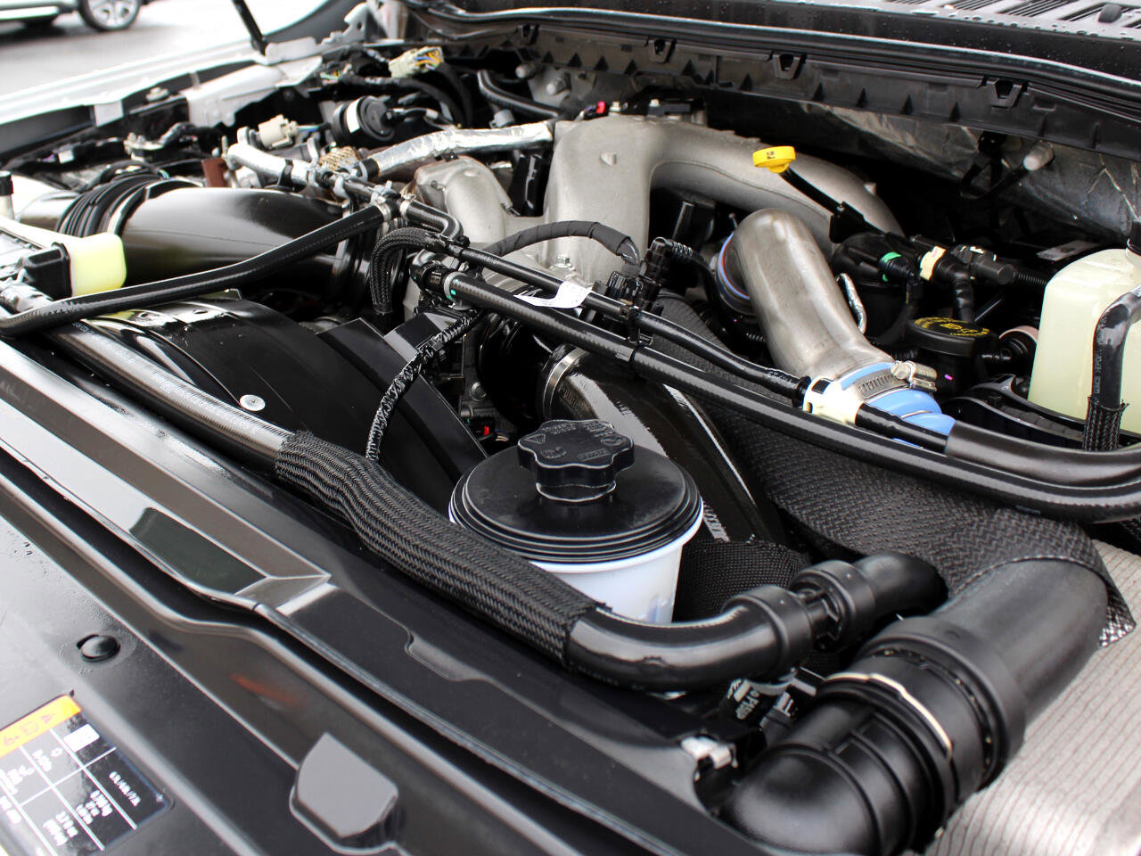 Used 2024 Ford F550 4x4 Crew Cab Super Duty w/ XLT Value Package image 17