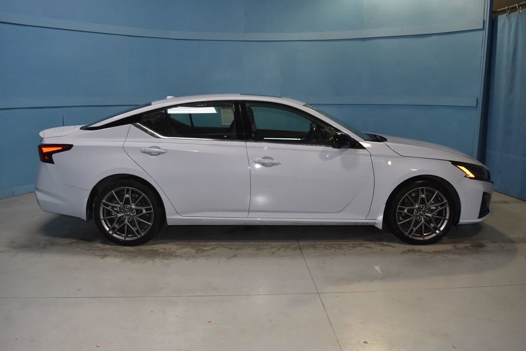 Certified 2024 Nissan Altima 2.0 SR image 19