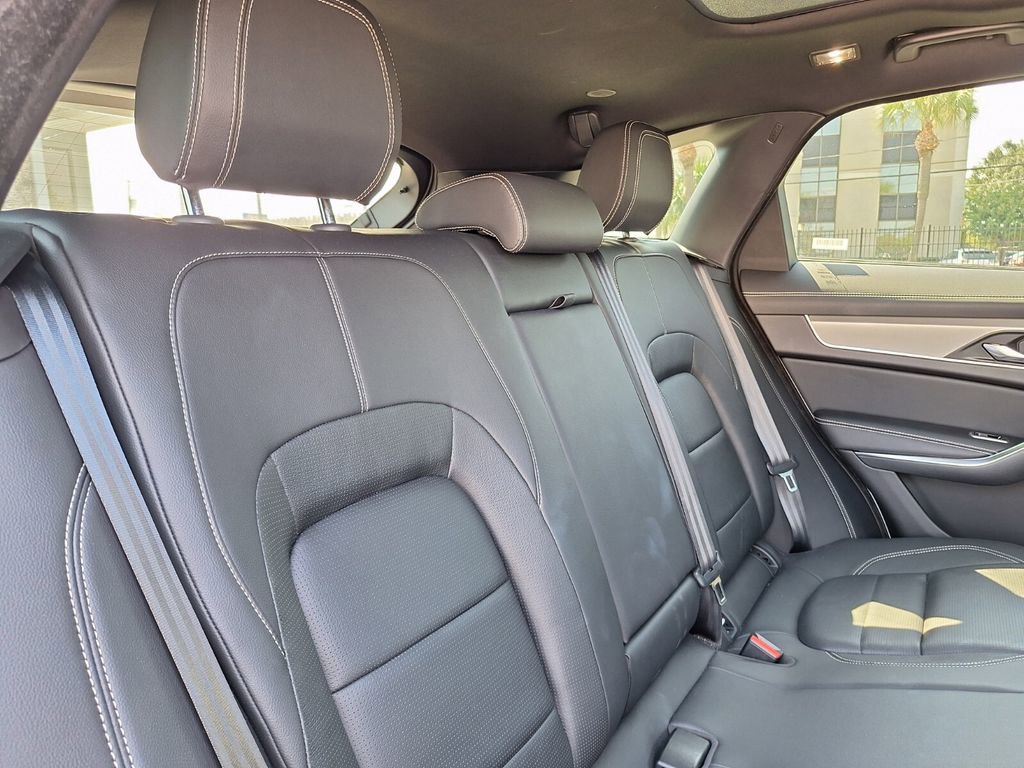 Used 2024 Jaguar F-PACE R-Dynamic S image 27