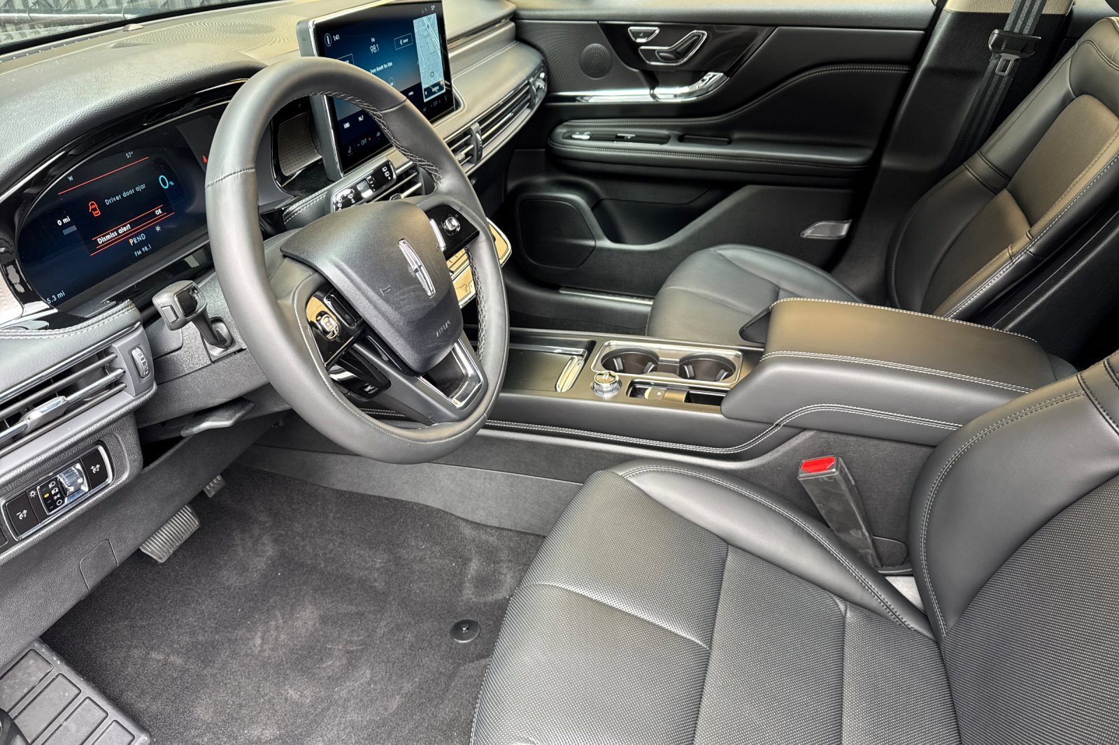 New 2025 Lincoln Corsair Grand Touring image 9