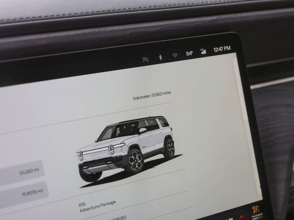 Used 2023 Rivian R1S Adventure image 31