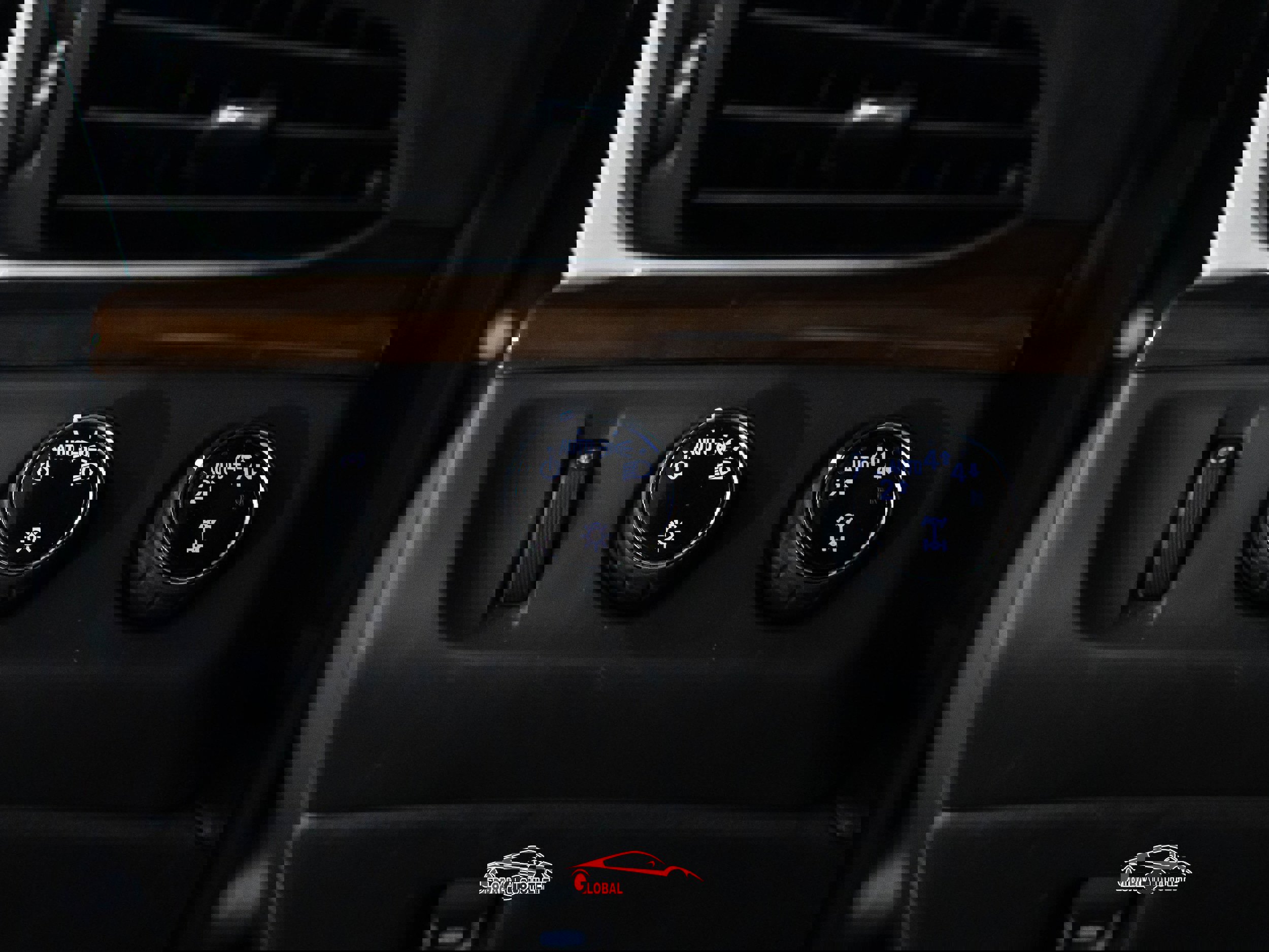 Used 2020 Cadillac Escalade ESV Premium Luxury w/ Escalade Sport Edition image 34