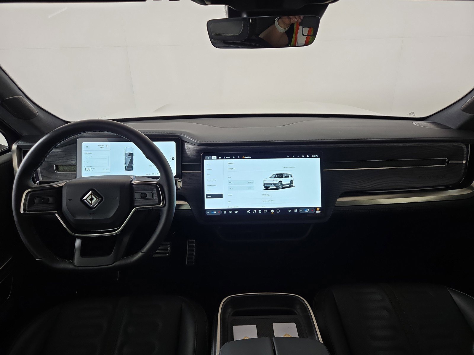 Used 2024 Rivian R1S Adventure AWD/4WD image 27