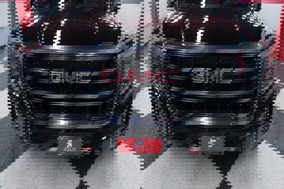 Used 2023 GMC Yukon XL AT4 w/ AT4 Premium Plus Package image 4