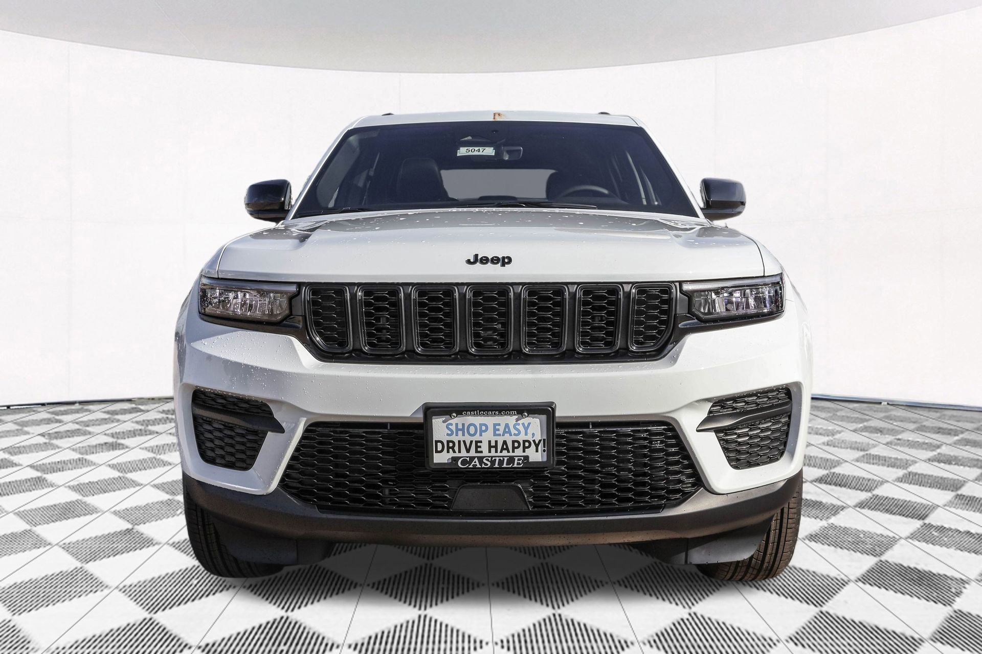 New 2025 Jeep Grand Cherokee Altitude image 12