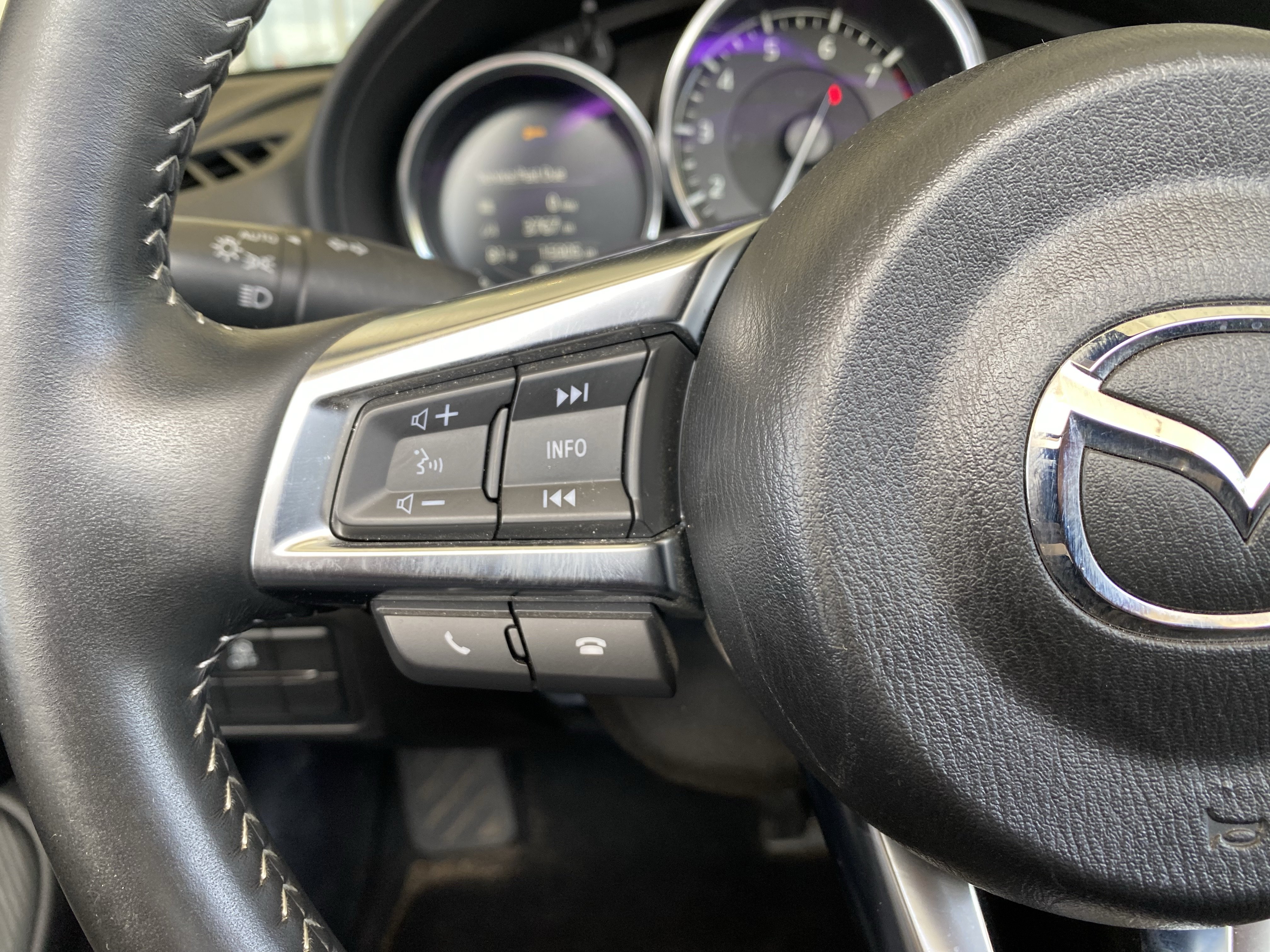 Used 2023 MAZDA MX-5 Miata Grand Touring RWD image 6