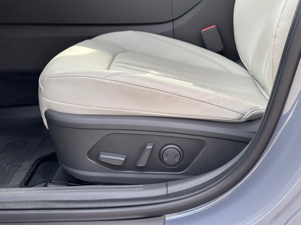 Certified 2025 Hyundai Sonata Limited image 28